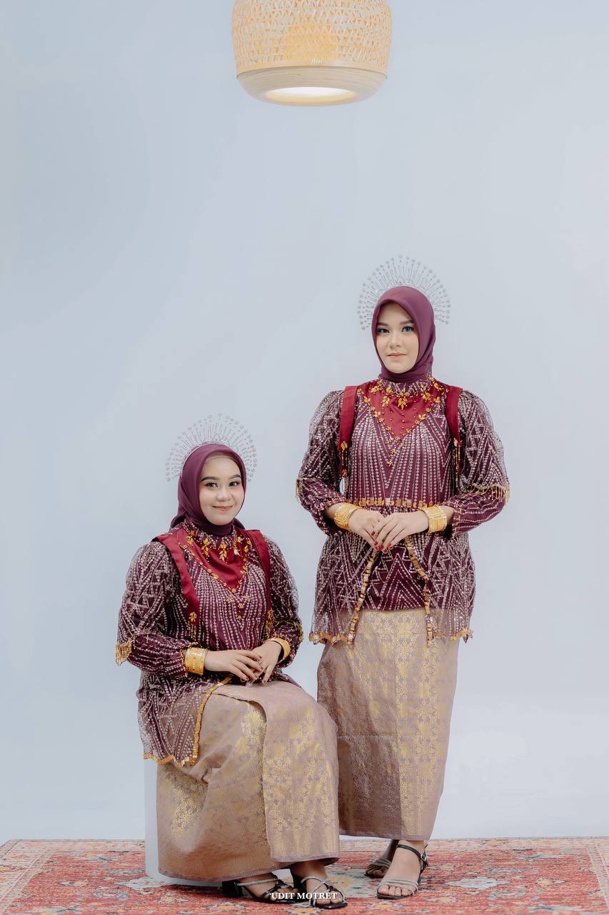 BURGANDY CETAR